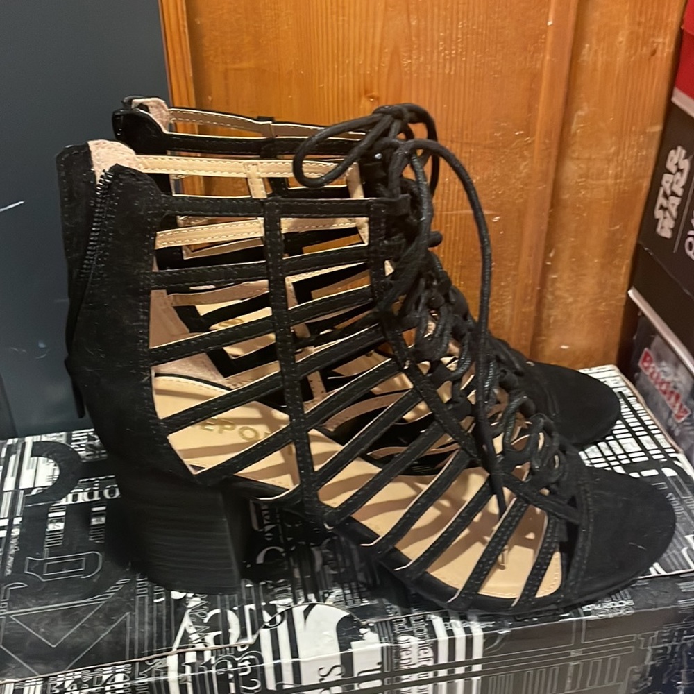 Report shoes - Picture 3 of 4